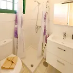 Paradise L1, Daire